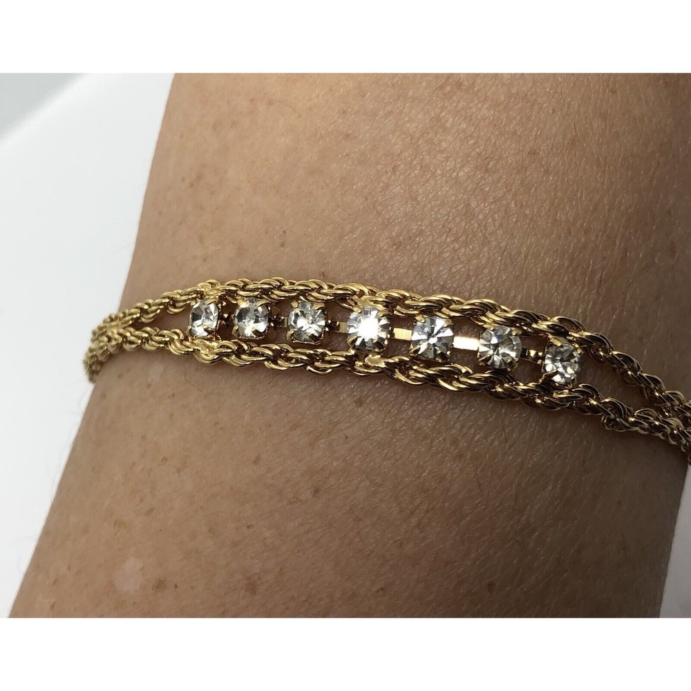 VINTAGE BEAUTIFUL FAUX 7 DIAMOND BRACELET WITH GOLD TONE CHAIN 7" Gold Braided